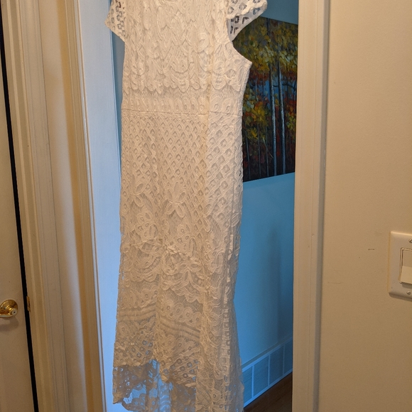 Ivory lace dress - Picture 3 of 4